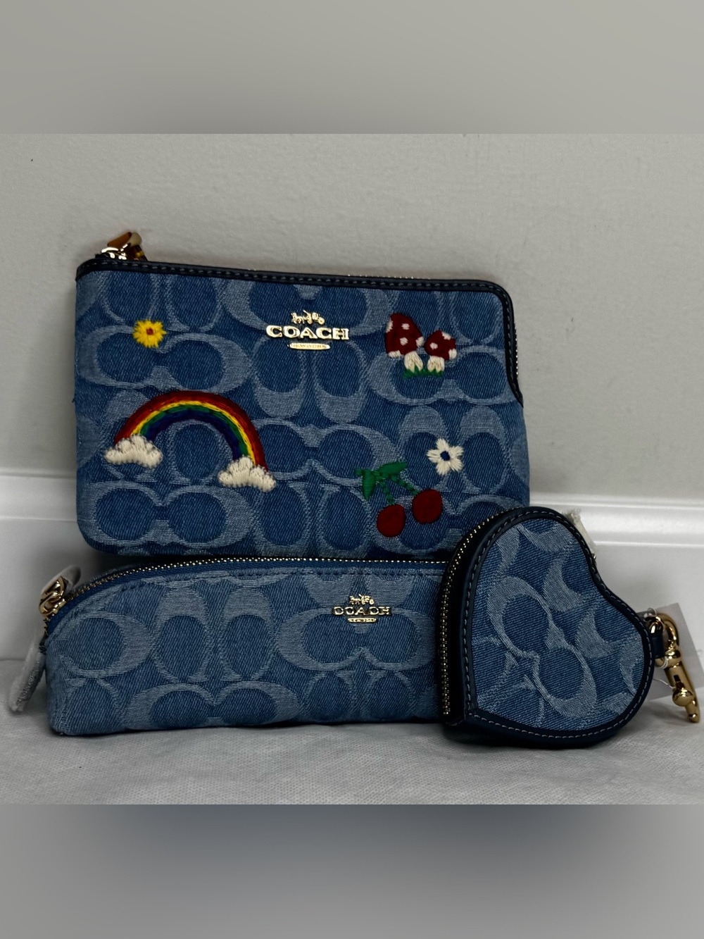 NWT Coach Signature Denim Set: Pencil Case, Wristlet, Heart Bag Charm Keychain - Picture 2 of 4